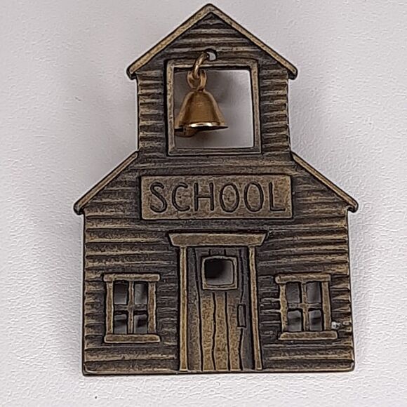 Vintage JJ Jonette School House Brooch Pin Bronze-Tone Metal w/ bell - Teacher - Picture 2 of 8